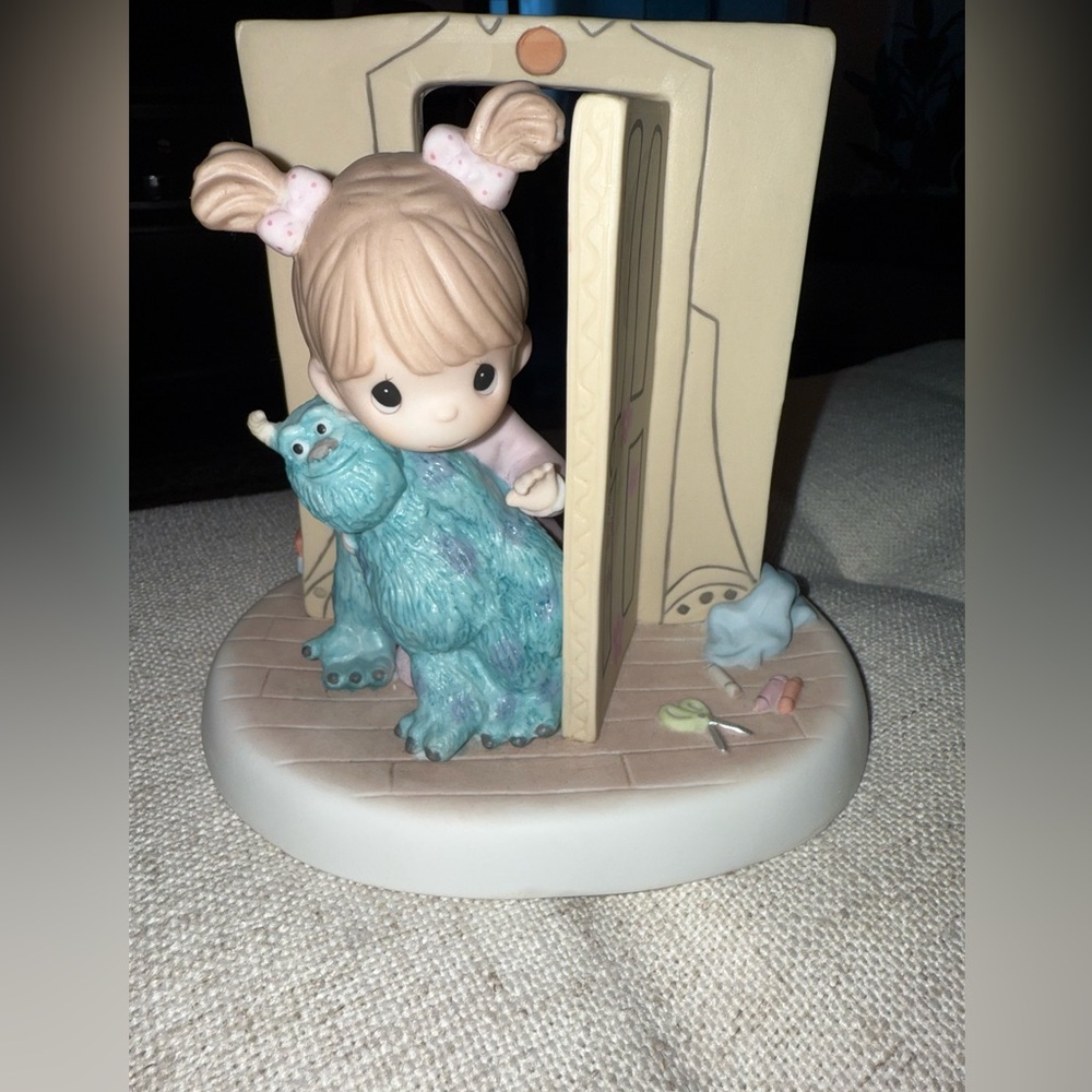 Disney Precious Moments Figurine “Everything is Less Scary with a Friend”